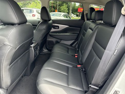 Used 2024 Nissan Murano SV w/ SV Midnight Edition Package image 10