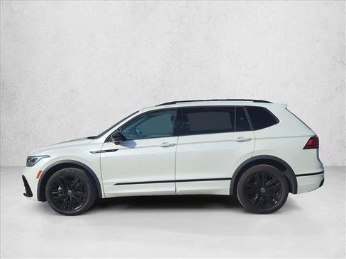 Used 2022 Volkswagen Tiguan SE R-Line FWD image 5