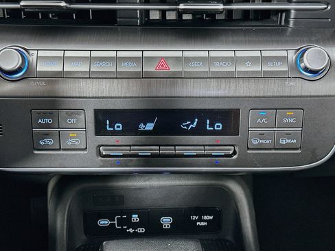 Used 2025 Hyundai Kona SEL FWD image 24