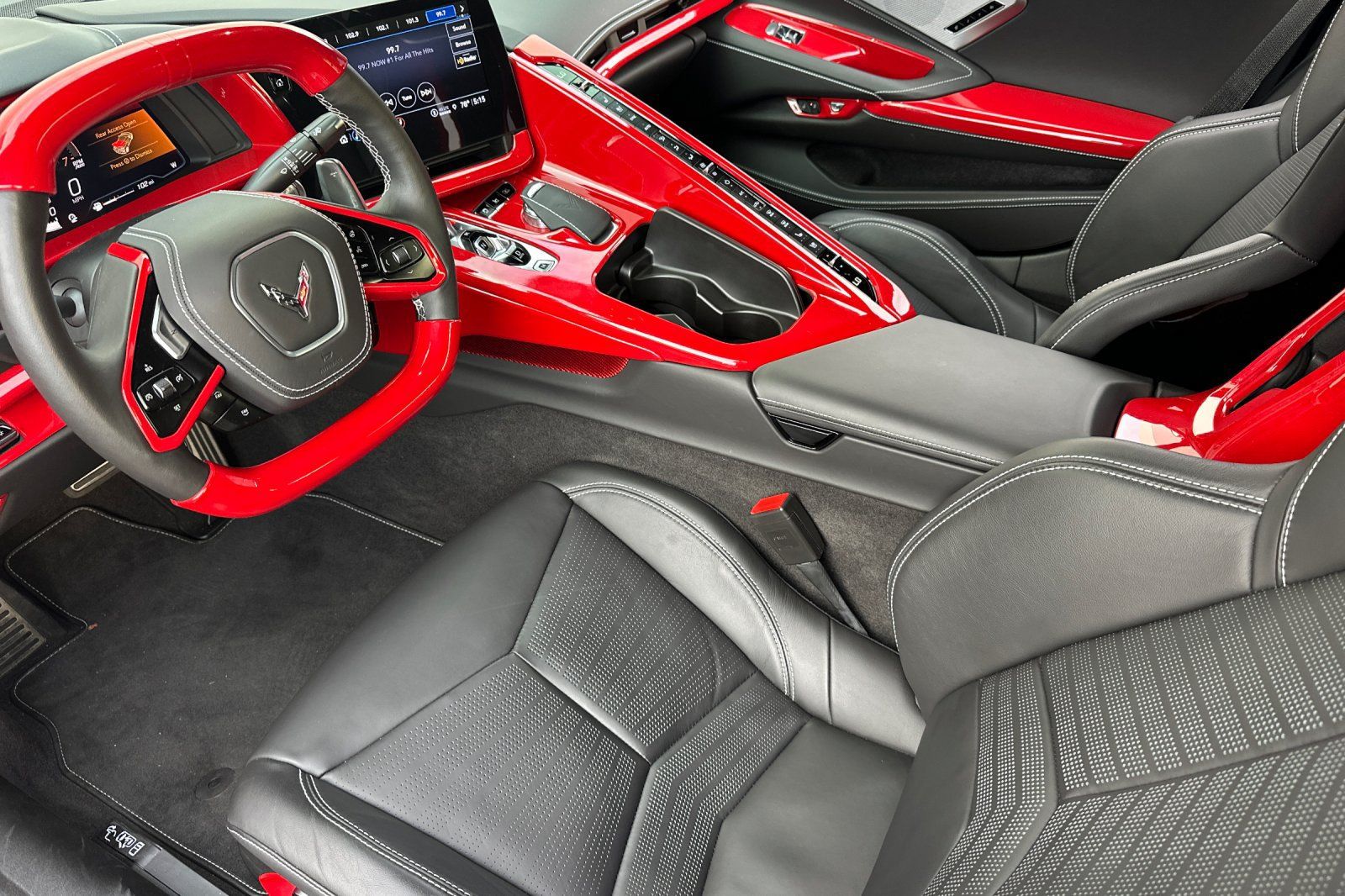 Used 2022 Chevrolet Corvette Stingray Premium Cpe w/ Z51 Performance Package RWD image 10