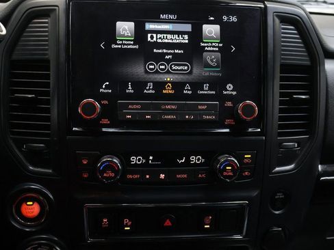 Used 2022 Nissan Titan SV image 20