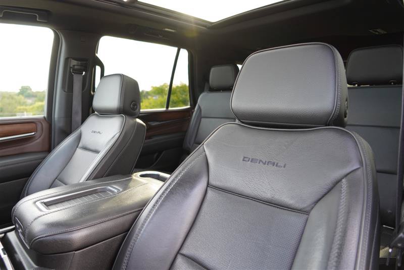 Used 2021 GMC Yukon Denali w/ Denali Premium Package AWD/4WD image 60