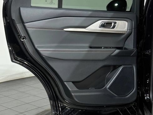 Used 2025 Ford Explorer Active w/ Active Comfort Package AWD/4WD image 46
