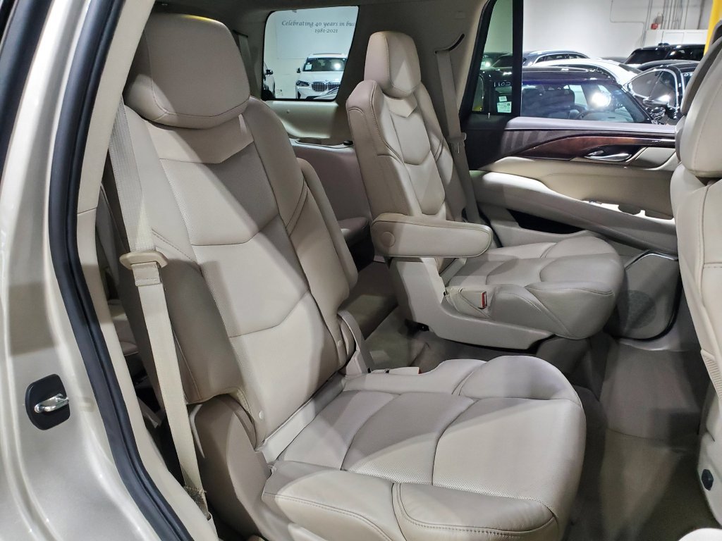 Used 2017 Cadillac Escalade Premium Luxury AWD/4WD image 20
