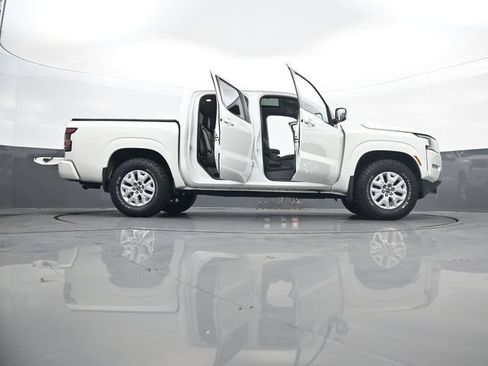 Used 2022 Nissan Frontier SV w/ SV Premium Package AWD/4WD image 33