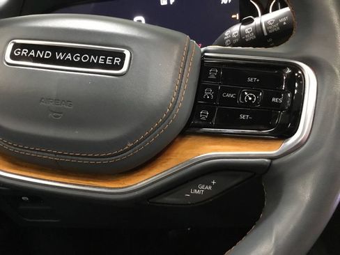 Used 2022 Jeep Grand Wagoneer Series II AWD/4WD image 49