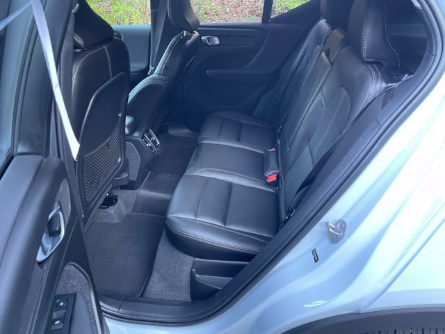 Used 2024 Volvo XC40 B5 Plus w/ Protection Package Premier AWD/4WD image 12
