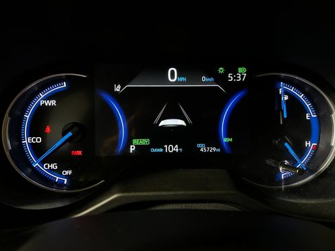 Used 2025 Toyota RAV4 XLE AWD/4WD image 16
