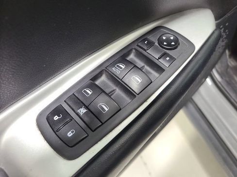 Used 2020 Dodge Journey SE FWD image 18