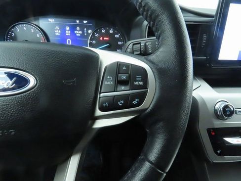 Used 2022 Ford Explorer XLT w/ Equipment Group 202A image 12