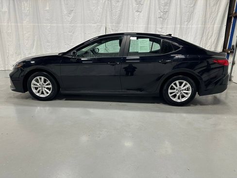 Used 2025 Toyota Camry LE image 4
