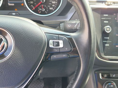 Used 2018 Volkswagen Tiguan SEL AWD/4WD image 19