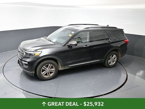 Used 2022 Ford Explorer XLT w/ Equipment Group 202A image 20