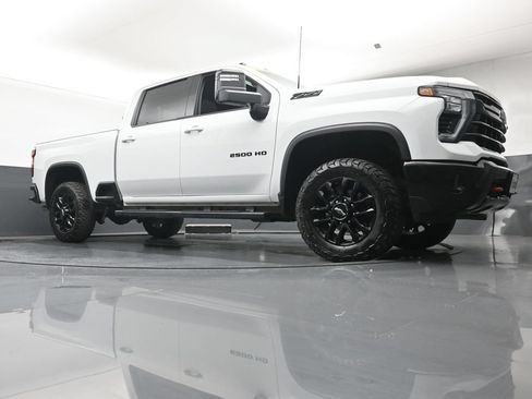 Used 2025 Chevrolet Silverado 2500 LTZ w/ LTZ Plus Package AWD/4WD image 28
