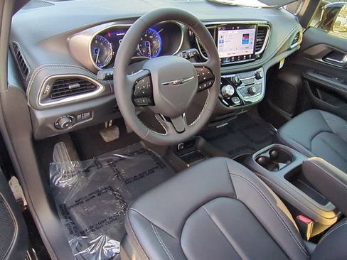 New 2026 Chrysler Pacifica Select w/ S Appearance Package FWD image 12