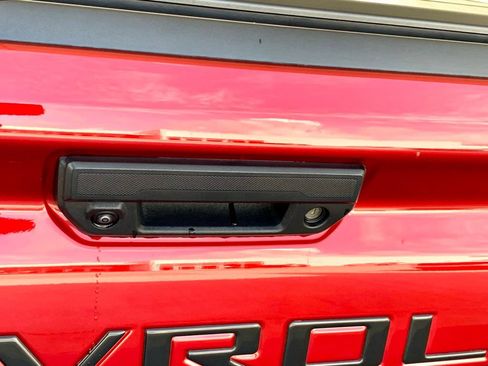 Used 2024 Chevrolet Colorado Z71 w/ Z71 Convenience Package 2 AWD/4WD image 46