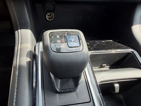 Used 2022 Nissan Pathfinder SV AWD/4WD image 20