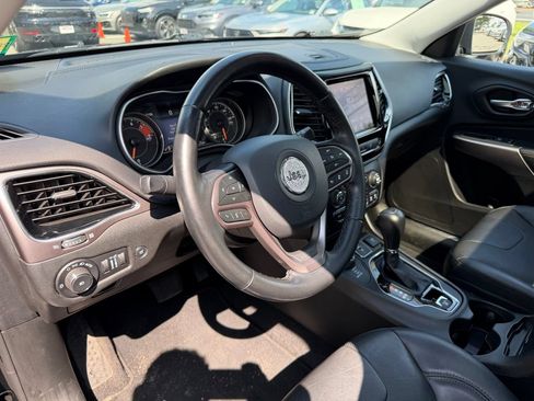 Used 2021 Jeep Cherokee Limited AWD/4WD image 16