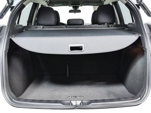 Used 2024 Nissan Kicks SV FWD image 6