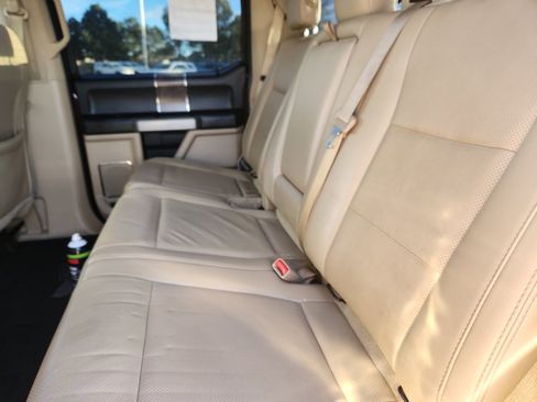 Used 2017 Ford F250 Lariat w/ Chrome Package image 18