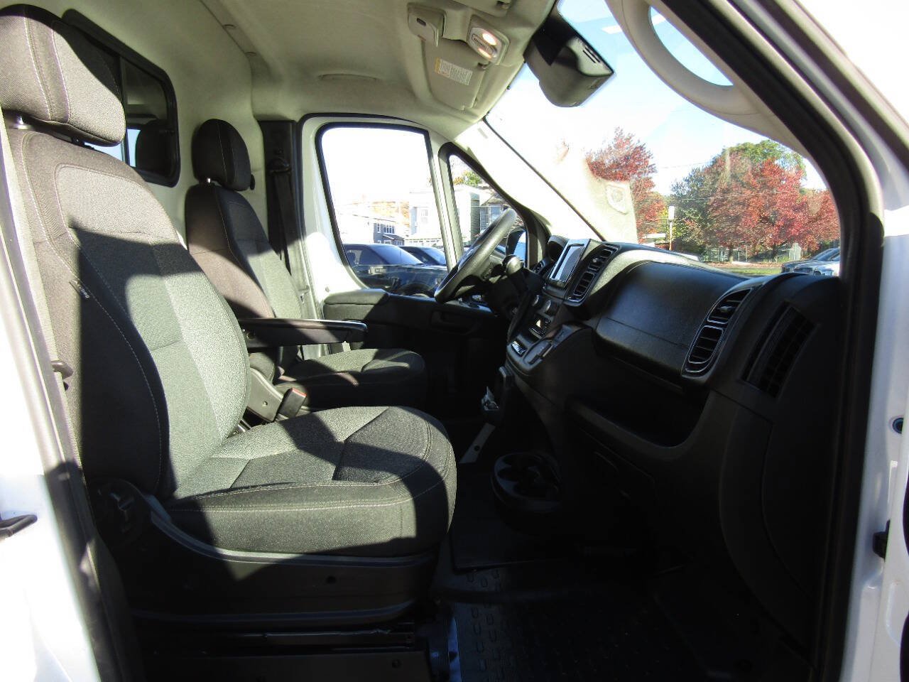 Used 2025 RAM ProMaster 2500 FWD image 18