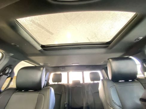 Used 2014 RAM 1500 Laramie image 23