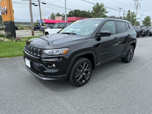 Used 2026 Jeep Compass Limited AWD/4WD image 4