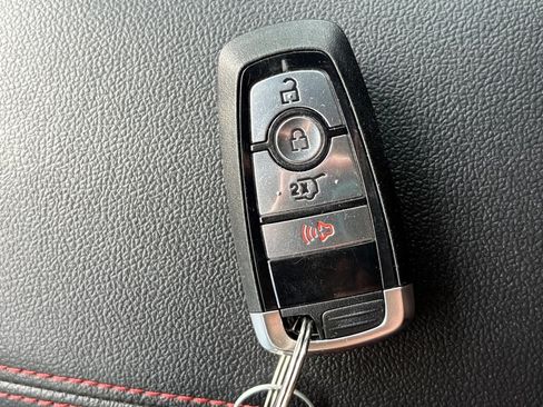 Used 2025 Ford Escape ST-Line AWD/4WD image 31