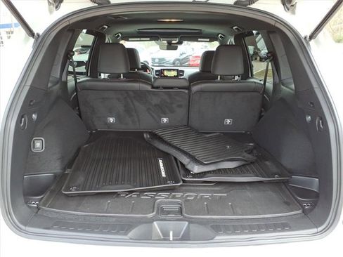 Used 2025 Honda Passport Black Edition image 10