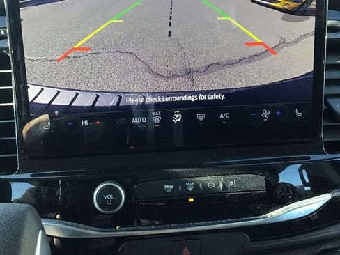 Used 2023 Ford Transit 350 XLT image 10