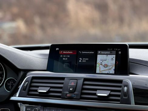 Used 2018 BMW 330i Gran Turismo xDrive image 34