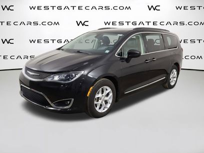 Used 2017 Chrysler Pacifica Touring-L w/ Tire & Wheel Group