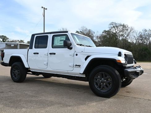 New 2026 Jeep Gladiator Sport image 5