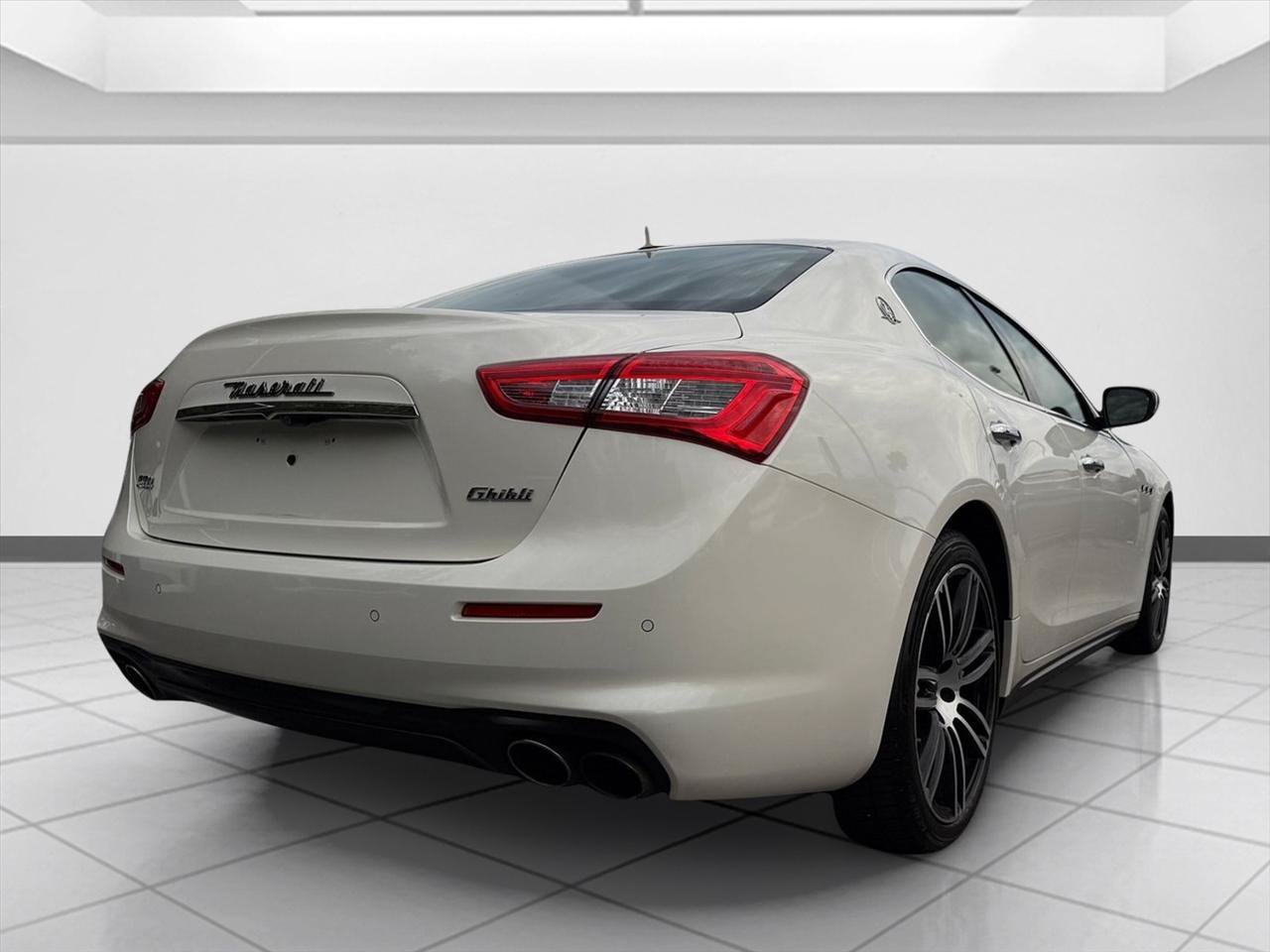 Used 2019 Maserati Ghibli S Q4 AWD/4WD image 4