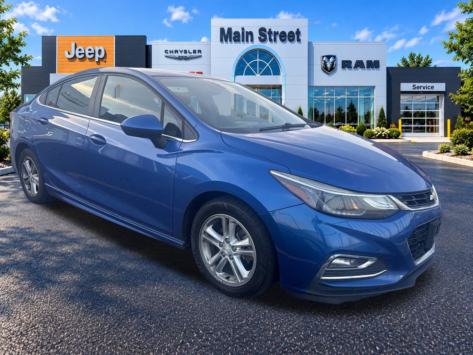 Used 2016 Chevrolet Cruze LT w/ Sun And Sound Package FWD image 2