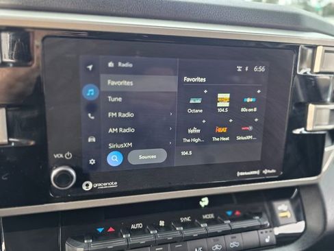 Used 2022 Toyota Tundra SR5 w/ SR5 Premium Package image 27