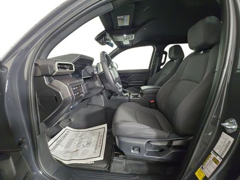Used 2025 Toyota Tacoma SR5 image 9