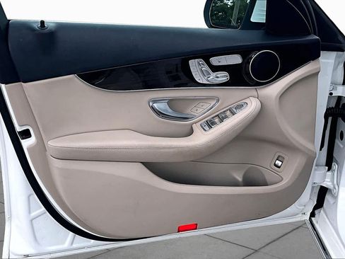 Used 2018 Mercedes-Benz C 300 Sedan image 22