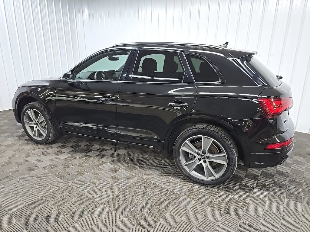 Used 2025 Audi Q5 2.0T Premium w/ Convenience Plus Package AWD/4WD image 4