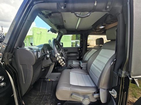 Used 2010 Jeep Wrangler Sahara w/ Dual Top Group AWD/4WD image 10