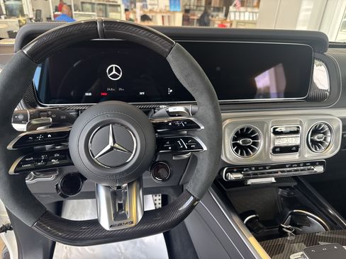 Used 2025 Mercedes-Benz G 63 AMG 4MATIC image 17