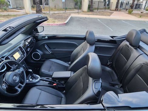Used 2013 Volkswagen Beetle 2.5 FWD image 32