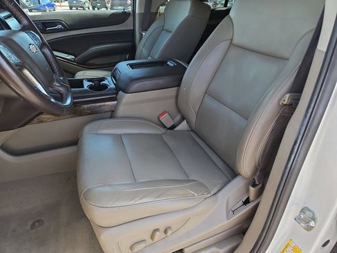 Used 2020 Chevrolet Suburban LT AWD/4WD image 16