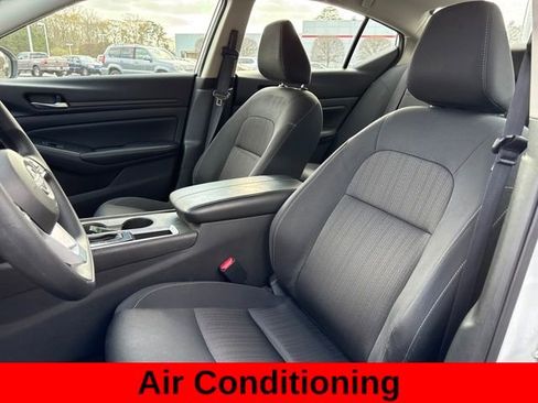 Used 2025 Nissan Altima 2.5 SV image 15