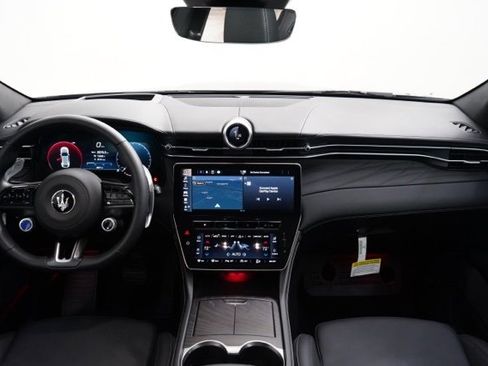 New 2025 Maserati Grecale GT image 13