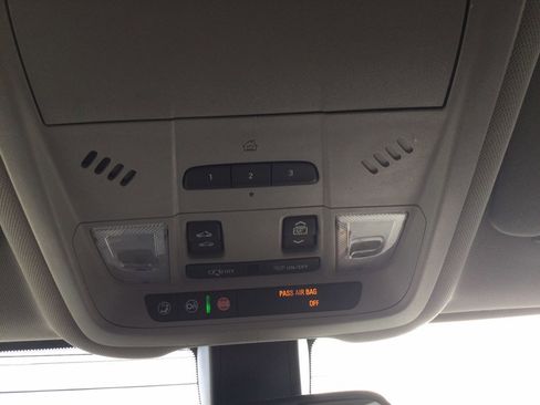 Used 2018 Chevrolet Equinox LT w/ Sun & Infotainment Package image 37