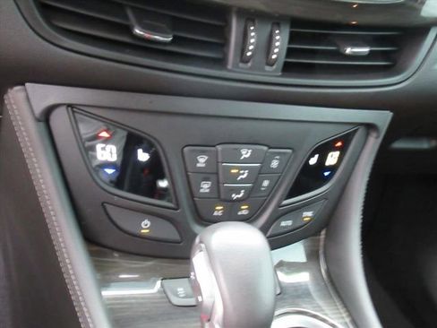 Used 2020 Buick Envision Essence image 22
