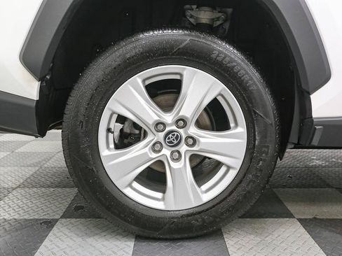 Used 2020 Toyota RAV4 XLE AWD/4WD image 15