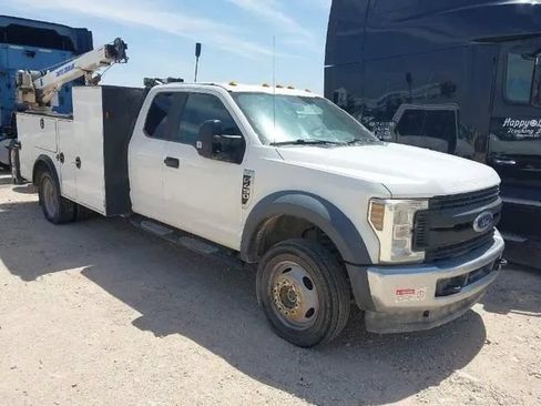 Used 2018 Ford F450 XL w/ Power Equipment Group AWD/4WD image 2