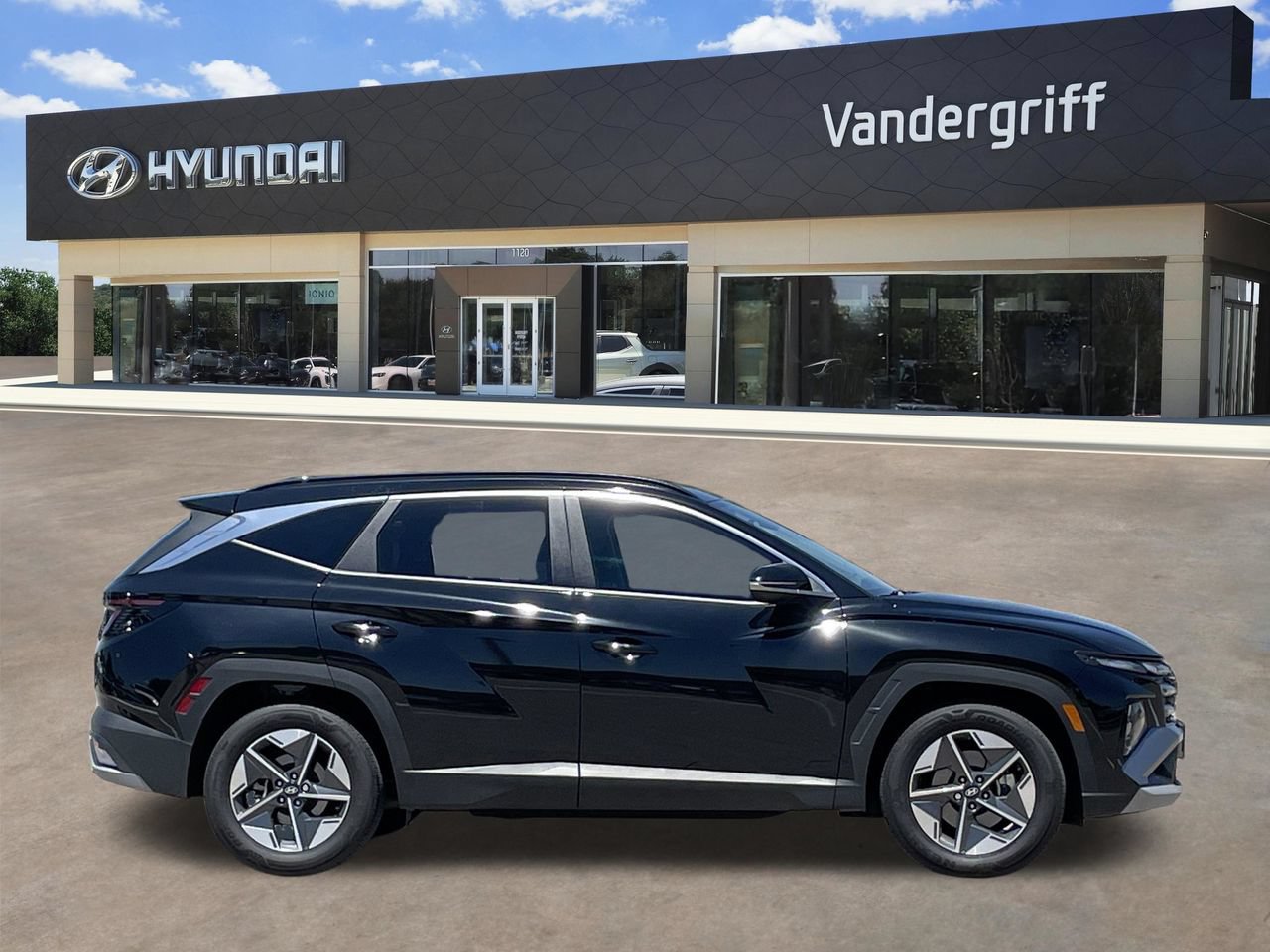 Used 2025 Hyundai Tucson SEL FWD image 2